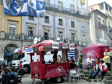Porto, preparatifs pour la f�te de la San Juan