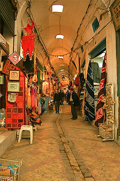 Le Souk couvert � Tunis