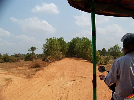 Route vers un village 