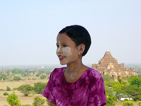 Petite birmane � Bagan 