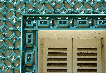 Dentellle de bois sur la villa Bagatelle