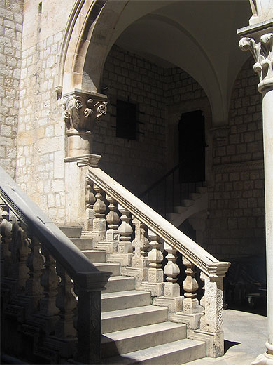 Le palais des recteurs