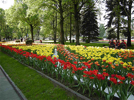 Pose � midi dans le jardin du Kremlin