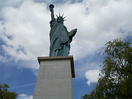 Miss Liberty � Paris (ile aux cygnes)