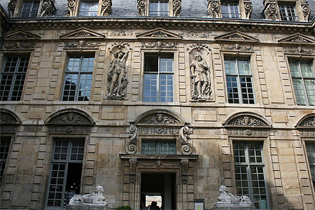 H�tel de Sully