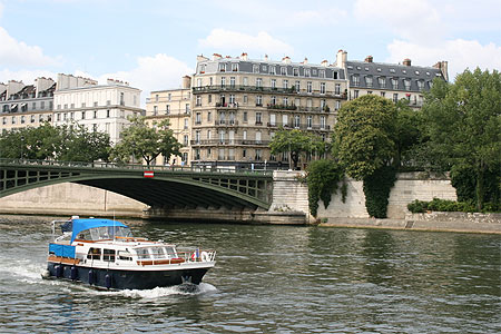 Bateau sur la Seine