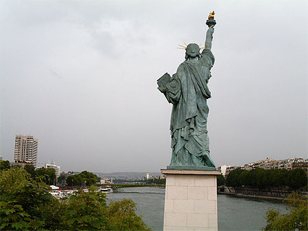 Le pont Mirabeau vu de la statue de la libert�