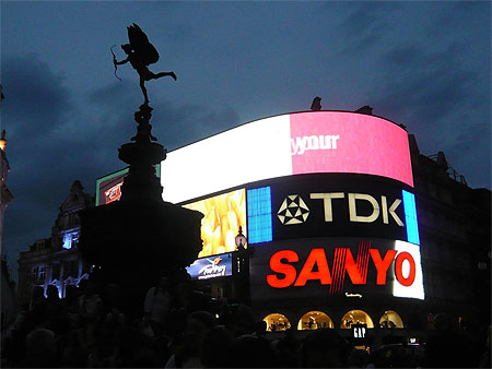 Piccadilly circus by night