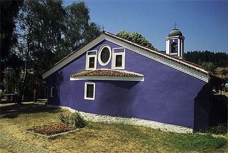 Koprivtschitsa, l'�glise de l'Assomption (le chevet) au matin