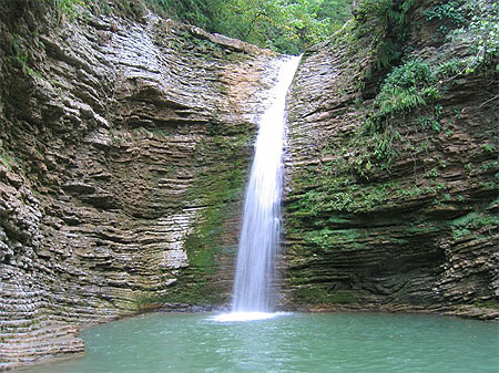 Chute d'eau dans la r�publique Adigh�e