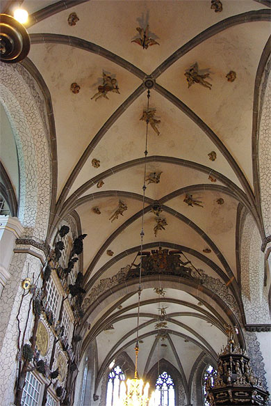 Le plafond de l'�glise Saint-Andr�