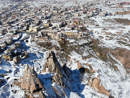 Chemin�e de f�e vue du Ch�teau d'Uchisar