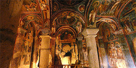 Karanlik Kilise