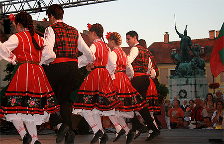 Rencontre Internationale de la Danse Folklorique Agria
