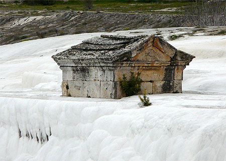 Tombeau prisonnier 