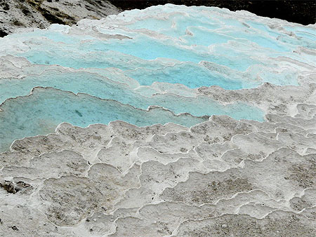Bassins aux eaux translucides