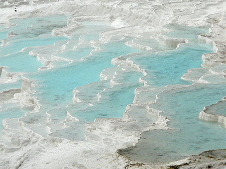 Bassins aux eaux translucides