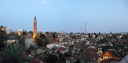 Vieille ville d'Antalya au cr�puscule