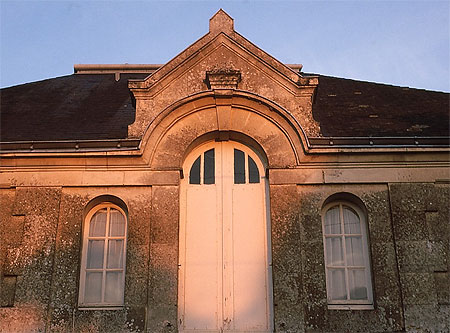 Un fa�ade � Saint-Hilaire des Loges