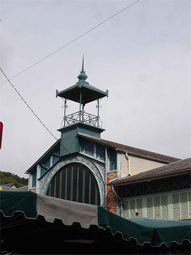 Halles de Bagn�res de Bigorre
