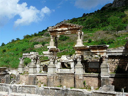 Temple d'Hadrien � Eph�se