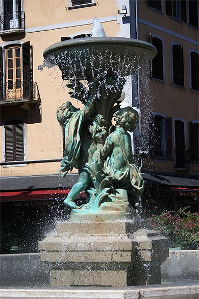Chamb�ry - Fontaine de la Place Saint L�ger