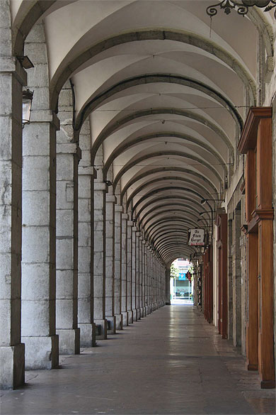 Chamb�ry - Arcades de la rue de Boigne