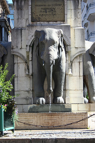 Chamb�ry - Fontaine des quatre sans cul
