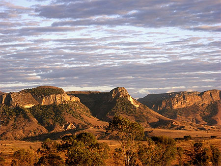 Lever de soleil sur le massif de l'Isalo