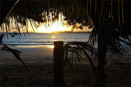 Couch� de soleil su la baie de Kuto