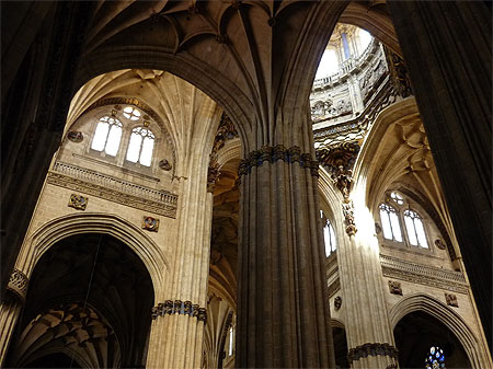 Arches de la Nouvelle Cath�drale