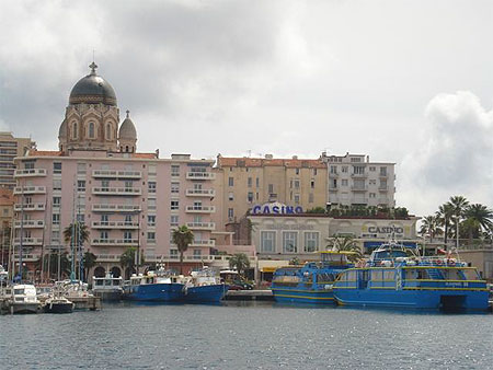 Vue sur le casino de St Rapha�l