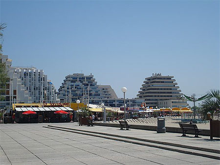 Front de mer � la Grande Motte