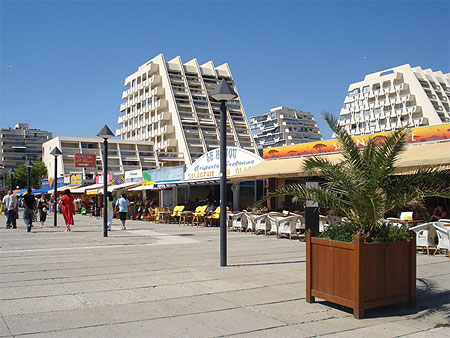 Front de mer � la Grande Motte