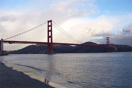 Lev� de soleil sur le Golden Gate