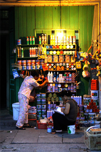 Etals dans les rues d'Hanoi