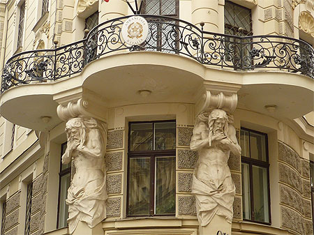 Cariatides toujours