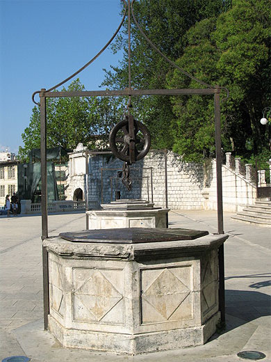 Les puits du ch�teau � Zadar