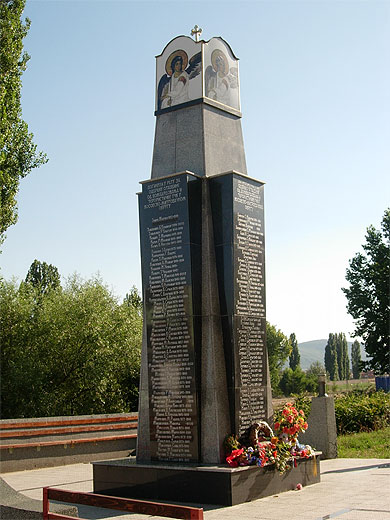 Monument � Kovoska Mitrovica