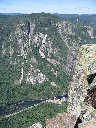 Parc national des Hautes-Gorges-de-la-Rivi�re-Malbaie - Acropole des Draveurs