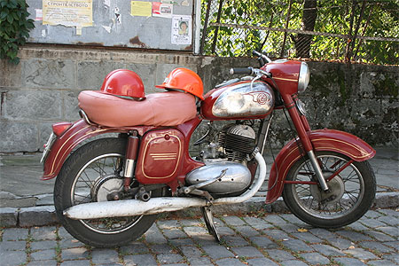 Moto -Tryavna