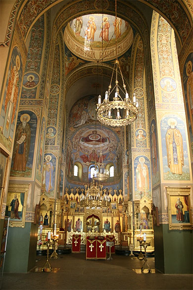 Int�rieur de l'�glise-m�morial de la Nativit�