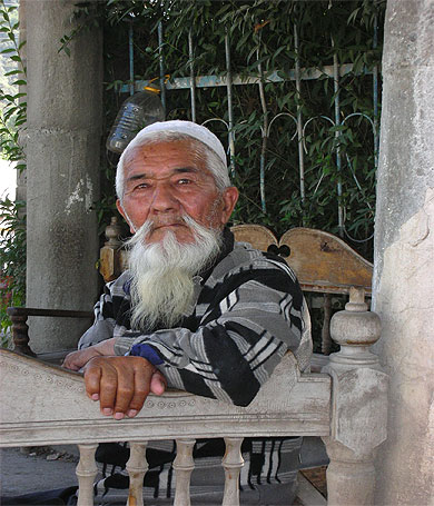 Homme ouzbek � barbe blanche