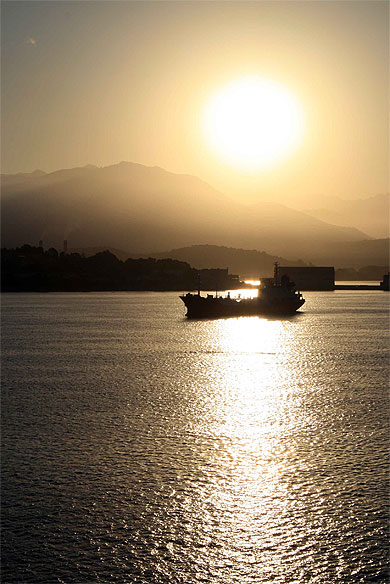 Ajaccio le matin sur l'embarcad�re