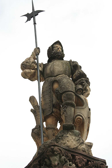 Mulhouse - Le soldat de la fontaine de la Place de la R�union
