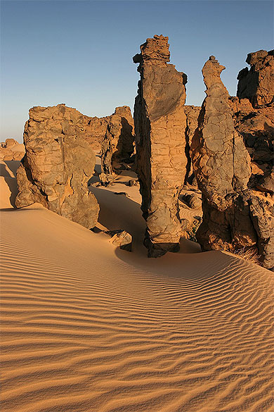 Sable et rochers � Tahaggart