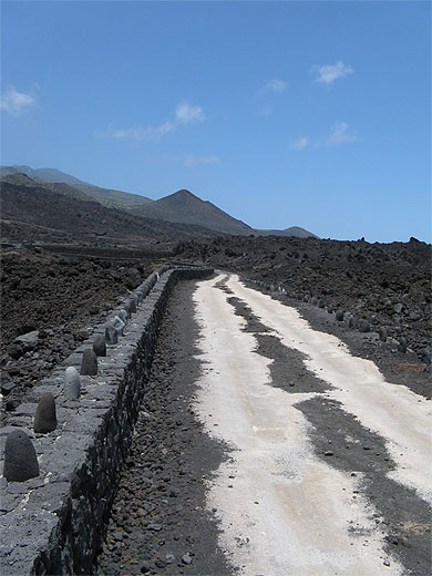 Chemin d'acc�s aux salines de Fuentecaliente