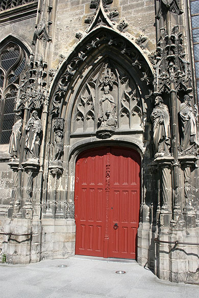 Entr�e de l'�glise Saint-Germain l'Ecossais