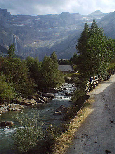Chemin � Gavarnie