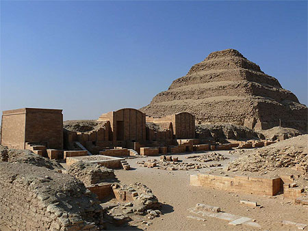 La pyramide � degr�s de Djoser